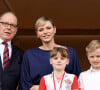 Albert de Monaco a en effet intrônisé le nouveau ministre d'Etat Didier Guillaume en présence de son épouse Charlene et de leurs enfants Jacques et Gabriella
Exclusif - Le prince Albert II de Monaco , la princesse Charlene, le prince Jacques et la princesse Gabriella - La famille princière de Monaco assiste au match de l'Afrique du Sud (qui a remporté son match) lors du tournoi de qualification de rugby à 7 pour les JO 2024 au Stade Louis II à Monaco le 22 juin 2024. © Claudia Albuquerque / Bestimage