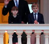 Avec des looks tirés à quatre épingles, les jumeaux Jacques et Gabriella ont accompagné leurs parents pour une mission de la plus haute importance
Le prince Albert II de Monaco et ses enfants Jacques et Gabriella assistent à la fête de la Saint-Jean sur la place du palais princier à Monaco