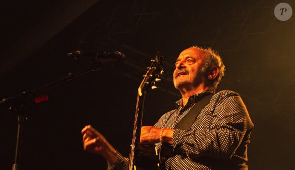 D'autant plus après l'expérience de mort imminente qu'il a vécue en 1986
Concert de Louis Chedid dan sla salle "Le Tahiti" à Gacé, le 3 octobre 2021. © Sébastien Legendre / Panoramic / Bestimage