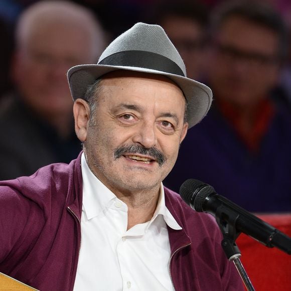 Louis Chedid, enregistrement de l'émission "Vivement Dimanche" à Paris le 13 Janvier 2016 et qui sera diffusée le 17 Janvier 2016. Invité principal Les Chevaliers du fiel. © Coadic Guirec/Bestimage