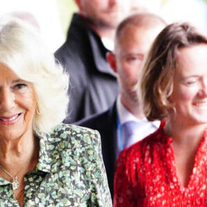 Ce mardi 3 septembre, c'est seule qu'elle s'est rendue au nouveau centre de cancérologie Dyson au Royal United Hospitals de Bath. 
La reine Camilla arrive pour une visite afin d'inaugurer le nouveau Dyson Cancer Centre au Royal United Hospitals Bath NHS Foundation Trust, à Combe Park, Bath, Royaume-Uni, le 3 septembre 2024. Photo by Ben Birchall/PA Wire/ABACAPRESS.COM