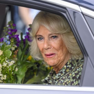 C'est la reine consort qui s'est chargée de l'inaugurer et qui a fait sensation dans une jolie robe verte. 
Camilla Parker Bowles, reine consort d'Angleterre, inaugure officiellement le nouveau centre de cancérologie Dyson au Royal United Hospitals de Bath, Royaume Uni, le 3 septembre 2024. © Cover Images via ZUMA Press/Bestimage