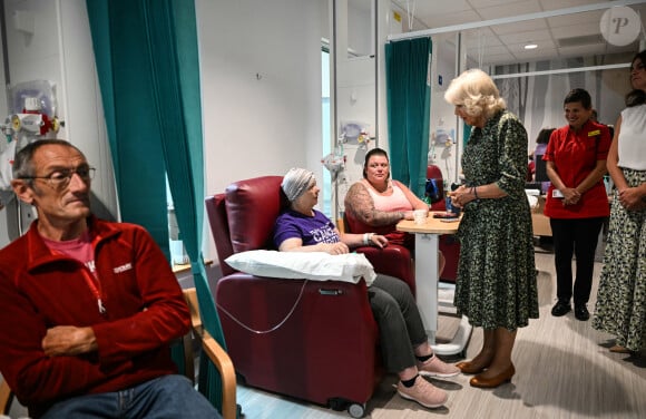 Camilla Parker Bowles, reine consort d'Angleterre inaugure le centre de cancerologie Dyson à Bath, Somerset au Royaume-Uni le 3 septembre 2024. 