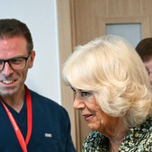 Camilla Parker Bowles, reine consort d'Angleterre inaugure le centre de cancerologie Dyson à Bath, Somerset au Royaume-Uni le 3 septembre 2024. 