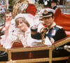 "J'aimerais que vous attribuiez tous mes bijoux à la part que détiendront mes fils, afin que leurs épouses puissent, en temps voulu, les posséder ou les utiliser", a t-elle glissé.
ARCHIVES du mariage de Lady Diana et du prince Charles à Londres en 1981.