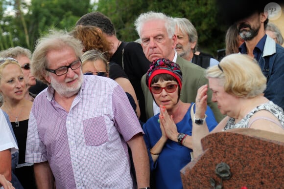 Un bel hommage.
Jacky Jakubowicz, Ariane Carletti - Obsèques de François Corbier (Alain Roux de son vrai nom) au cimetière de Serez dans l'Eure le 5 juillet 2018.