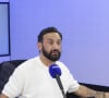 Exclusif - Cyril Hanouna - C.Hanouna avec ses chroniqueurs G.Maillet, E.Naulleau, G.Le Bret, V.Benaim, R.Aabou, et l'invité du jour, N.Dupont-Aignan, aux commandes de l'émission "On Marche Sur La Tête" diffusée en direct sur les ondes de radio Europe 1, à Paris, France, le 18 juin 2024. © Jack Tribeca/Bestimage 