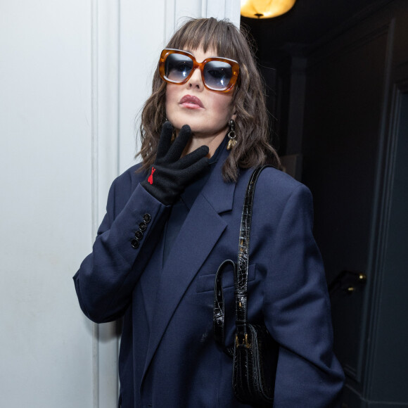 Sur le tournage de Voleuses, Mélanie Laurent amenait d'ailleurs régulièrement ses deux enfants qui sont très proches d'Adèle Exarchopoulos et d'Isabelle Adjani. 
Exclusif - Isabelle Adjani - Dîner de l'association AEM (Un Avenir pour les Enfants du Monde), au profit des enfants du Rwanda par Babeth Djian au pavillon Ledoyen à Paris. Le 23 mars 2023 © Olivier Borde-Bertrand Rindoff Petroff / Bestimage 
