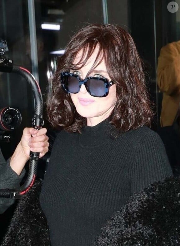 Isabelle Adjani - Arrivées des célébrités au défilé de mode prêt-à-porter automne-hiver 2023/2024 "Michael Kors" lors de la fashion week de New York le 15 février 2023. 