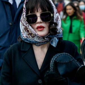 Isabelle Adjani - Arrivées au défilé Dior Femme Automne/Hiver 2022/2023 lors de la Fashion Week de Paris, France, le 1er mars 2022. © Veeren-Clovis/Bestimage 