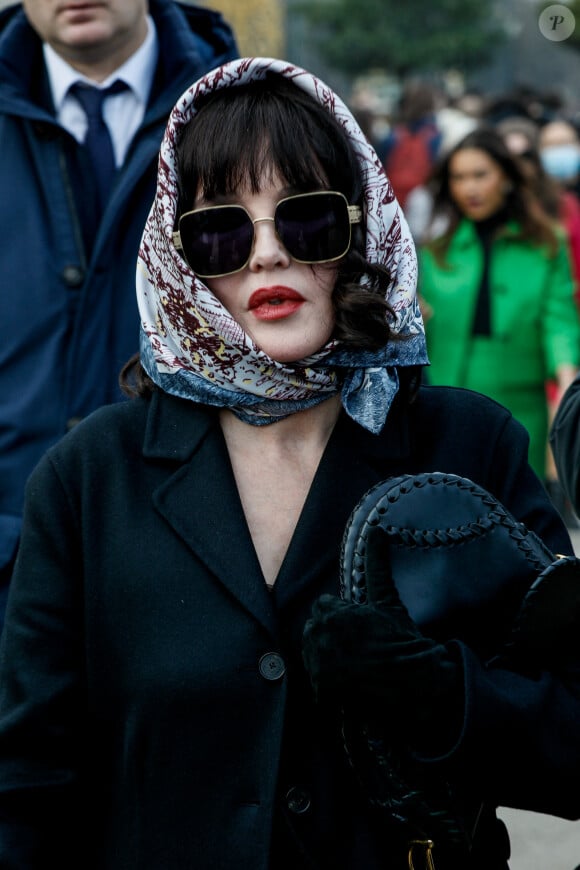 Isabelle Adjani - Arrivées au défilé Dior Femme Automne/Hiver 2022/2023 lors de la Fashion Week de Paris, France, le 1er mars 2022. © Veeren-Clovis/Bestimage 