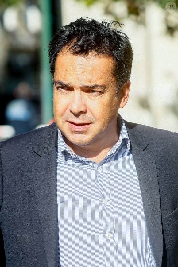 Patrick Cohen - Obsèques du journaliste Jean-Pierre Elkabbach au cimetière du Montparnasse dans le 14ème arrondissement de Paris, France, le 6 octobre 2023. © Christophe Clovis/Bestimage