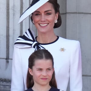 Kate Middleton, princesse de Galles, la princesse Charlotte - Les membres de la famille royale britannique au balcon du Palais de Buckingham lors de la parade militaire "Trooping the Colour" à Londres le 15 juin 2024 © Julien Burton / Bestimage