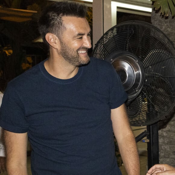 La famille a passé l'été à Saint-Tropez
Exclusif - Cyril Lignac, Christophe Maé - Après le concert de C.Maé, où il a enflammé la première soirée du 40ème Festival de Ramatuelle, les célébrités se sont retrouvées autour d'un dîner à la plage de Tahiti. Le 1er août 2024 © Cyril Bruneau / Festival de Ramatuelle / Bestimage