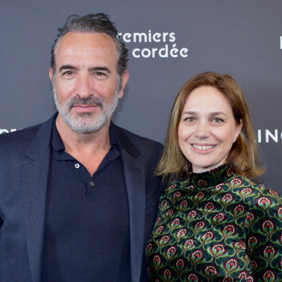 Jean Dujardin fait son grand retour dans le rôle de Zorro dans une nouvelle série diffusée sur Paramount+ et Canal+
Jean Dujardin et sa femme Nathalie Péchalat- Dîner de charité Breitling à la Samaritaine pour l'association "Premiers de Cordée" à Paris © Rachid Bellak/Bestimage 