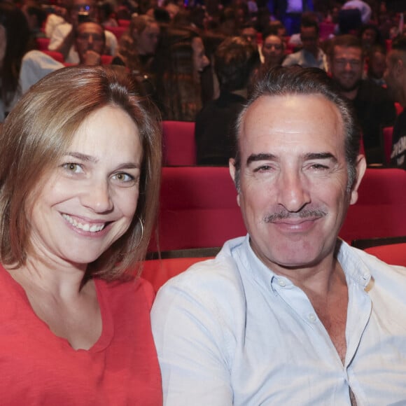 Nathalie Péchalat, la femme de Jean, a exprimé sa fierté sur Instagram en partageant la bande-annonce du nouveau projet de son mari
Nathalie Pechalat et son mari Jean Dujardin - People à la représentation exceptionnelle du spectacle musical "Sur la route Enchantée" de Chantal Goya au Palais des Congrès de la Porte Maillot à Paris - © Jack Tribeca / Bestimage