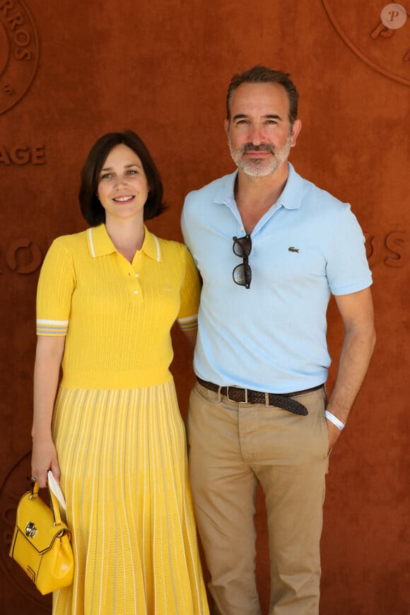 Jean Dujardin et sa femme Nathalie Péchalat au village lors des internationaux de France Roland Garros à Paris le 13 juin 2021. © Dominique Jacovides / Bestimage 