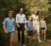 Dans la vidéo publiée pour annoncer la fin de son traitement de chimiothérapie préventive,
Kate Middleton en a fini avec la chimiothérapie et annonce dans une vidéo publiées sur les réseaux sociaux qu'elle reprend ses activités.  © Prince and Princess of Wales Instagram via Bestimage 