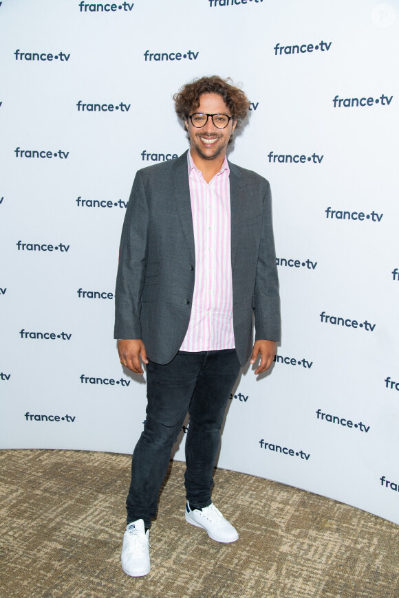 Matthieu Belliard lors du photocall dans le cadre de la conférence de presse de France Télévisions au Pavillon Gabriel à Paris, France, le 24 août 2021. © Pierre Perusseau/Bestimage 