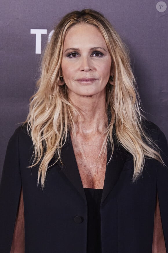 Mais contrairement à elle, le model australien Elle Macpherson a préféré garder secret son combat contre le cancer du sein. C'est en 2017 que les médécins lui ont diagnostiqué sa tumeur.
15 novembre 2023, Madrid, Madrid, Espagne : Elle Macpherson assiste à la remise des prix ''Women Of The Year'' du Harper's Bazaar au cinéma Callao © Mike Chicorro / Zuma Press / Bestimage