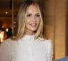 Voulant rester fidèle à ses valeurs, elle refuse de suivre le protocole classique pour se soigner. Hors de question pour elle de faire une mastectomie, une radiothérapie ou une chimiothérapie.
Elle Macpherson à la soirée des "Best Brands Awards (prix des meilleures marques)" à l'hôtel Bayerischer Hof à Munich, le 27 février 2024.