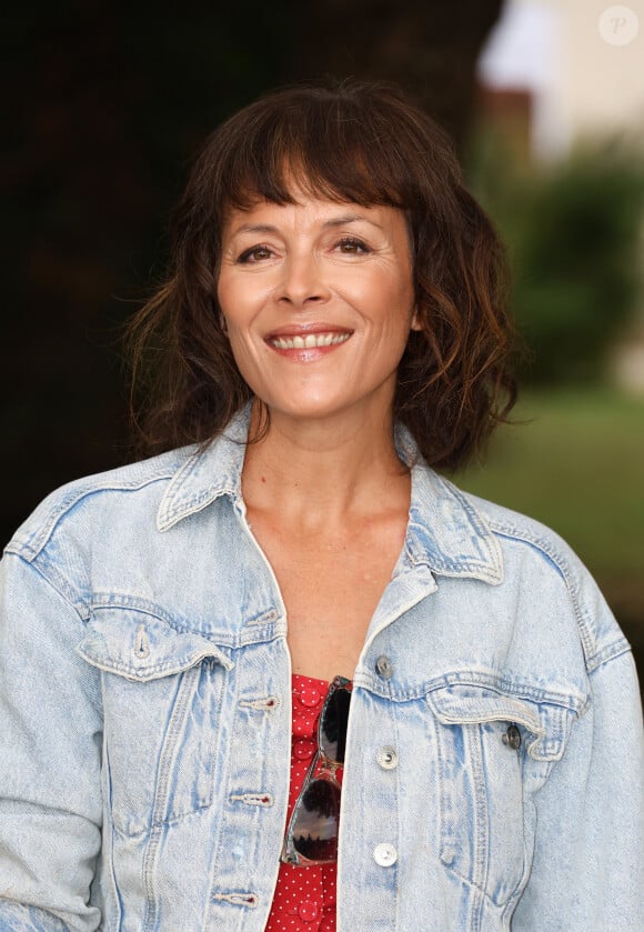 Dans le Loir-et-Cher
Armelle Deutsch - Photocall du film "Dans L'Ombre de Marlow" lors de la 17ème édition du Festival du Film Francophone de Angoulême (FFA). Le 28 août 2024 © Coadic Guirec / Bestimage 