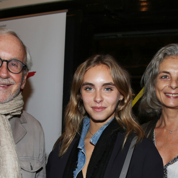 Elle a pu compter sur le soutien de Mathilde, sa fille née de ses amours avec Patrice Laffont.
Exclusif - Patrice Laffont, sa femme Valérie et leur fille Mathilde - People au concert de Jean-Francois Varlet à l'Européen à Paris le 2 octobre 2017. © Denis Guignebourg/BestImage