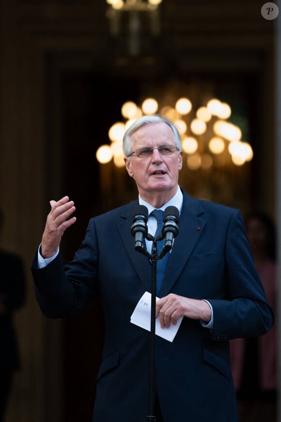 Le premier ministre Michel Barnier - Le nouveau Premier ministre M.Barnier et le Premier ministre sortant G.Attal lors de la cérémonie de passation des pouvoirs à l'hôtel Matignon à Paris le 5 septembre 2024. © Jeanne Accorsini / Pool / Bestimage 