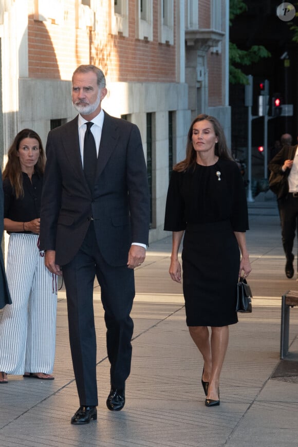 Alors même que celle-ci était déjà mariée au roi Felipe VI. Des allégations que la famille royale n'a jamais voulu commenter.
Le roi Felipe VI et la reine Letizia - Arrivées de la famille royale d'Espagne aux obsèques de Fernandez de Araoz à Madrid. Le 9 septembre 2024 