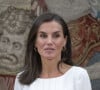 Bien des détails les rapprochent mais la vie aurait pu les séparer 
La reine Letizia d'Espagne assiste aux audiences avec une représentation de l'Association espagnole de sclérose latérale amyotrophique et des membres de l'Association Femmes dans la Musique au palais de la Zarzuela à Madrid, le 9 septembre 2024. 