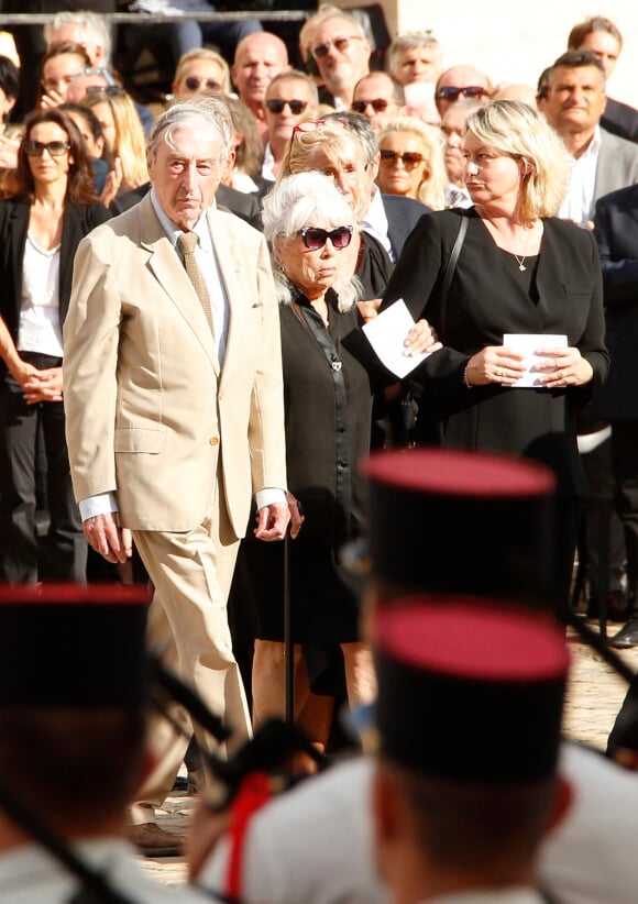 Pierre Vernier, Elodie Constantin (première femme de Jean-Paul Belmondo) ,Luana Belmondo lors de la cérémonie d'hommage national à Jean-Paul Belmondo à l'Hôtel des Invalides à Paris, France, le 9 septembre 2021. © Christophe Aubert via Bestimage 