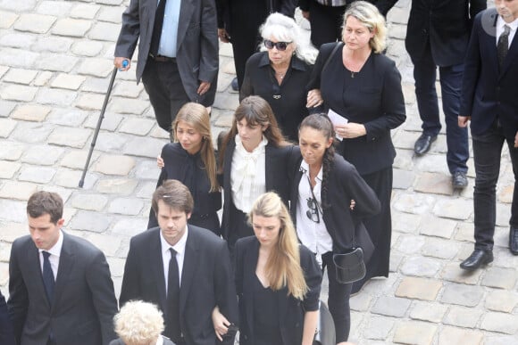 Victor, Alessandro avec sa compagne Meline, Stella, Annabelle, Elodie Constantin et Luana lors de la cérémonie d'hommage national à Jean-Paul Belmondo à l'Hôtel des Invalides à Paris, France, le 9 septembre 2021. © Dominique Jacovides/Bestimage 