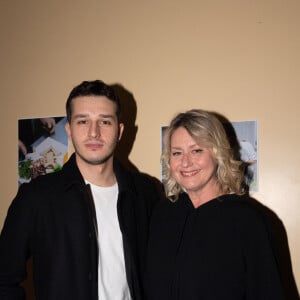 Exclusif - Luana Belmondo et son fils et Giacomo - Avant-première du documentaire "Belmondo, l'Italie en héritage" à la Maison de l'Italie à Paris. Le 18 mars 2024 © Sam Delpech / Bestimage