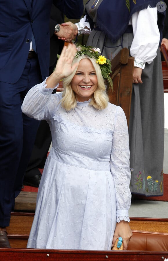 Il est accusé de violences physiques et psychologiques sur une jeune femme
La princesse Mette-Marit - La famille royale de Norvège lors du jubilé de 25 ans de règne du roi Harald de Norvège à Trondheim, le 23 juin 2016. 