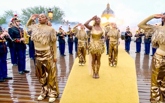 Aya Nakamura chante lors de la cérémonie d'ouverture des Jeux Olympiques (JO) de Paris 2024, à Paris, France. 