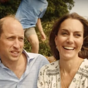 Kate Middleton en a fini avec la chimiothérapie et annonce dans une vidéo publiées sur les réseaux sociaux le 9 septembre 2024 qu'elle reprend ses activités. Traitée pour un cancer dont elle n'a pas dévoilé la nature, la princesse de Galles a publié une vidéo où on la voit notamment entourée du prince William et de leurs enfants, le prince George, la princesse Charlotte et le prince Louis. © Prince and Princess of Wales Instagram via Bestimage