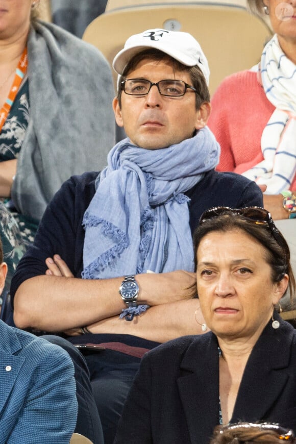 Thomas Sotto - Célébrités dans les tribunes des internationaux de France de Roland Garros à Paris le 31 mai 2022. © Cyril Moreau - Dominique Jacovides/Bestimage 