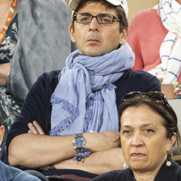 Thomas Sotto - Célébrités dans les tribunes des internationaux de France de Roland Garros à Paris le 31 mai 2022. © Cyril Moreau - Dominique Jacovides/Bestimage 