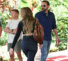 Pour la première fois depuis qu'elle a demandé le divorce
Ben Affleck et Jennifer Lopez vont déjeuner ensemble à Los Angeles, Ca, USA. Photo par BauerGriffin/INSTARimages/ABACAPRESS.COM