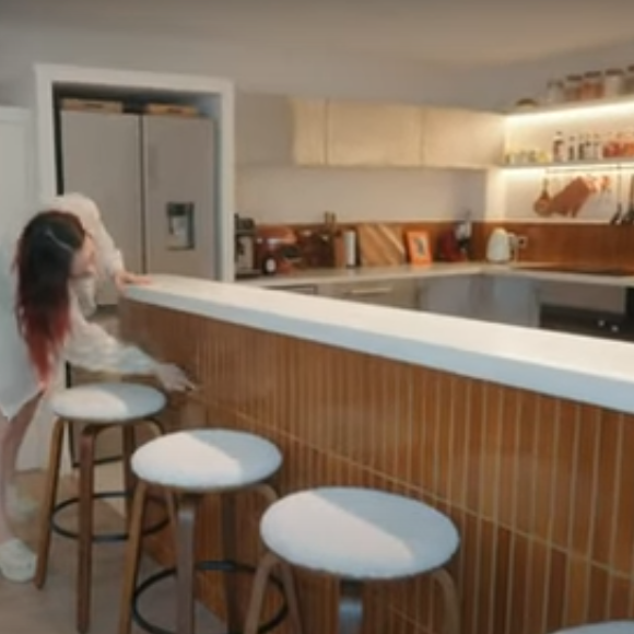 Capture du "home tour" de Natoo - Youtube