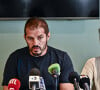 "Notre vie s'est arrêtée le 7 août", déclare son père et ancien rugbyman professionnel, Djalil Narjissi
 
Djalil Narjissi et sa femme Valérie - Conférence de presse de la famille de Djalil Narjissi à Agen, le 27 août 2024, après la disparition de M.Narjissi sur la plage de Diaz Beach en Afrique du Sud, le 7 août 2024. Djalil Narjissi, entouré de sa femme Valérie et de sa fille Inès, le rugbyman s'est exprimé sur ce drame familial, aux côtés de son avocat, maître E.Martial. © Thierry Breton / Panoramic / Bestimage