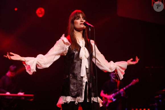 Clara Luciani (Grand prix de la chanson française (créateur, interprète)) - Cérémonie des "Grands prix SACEM 2022" à la Maison de la radio, le 13 décembre 2022. © Christophe Clovis / Bestimage 