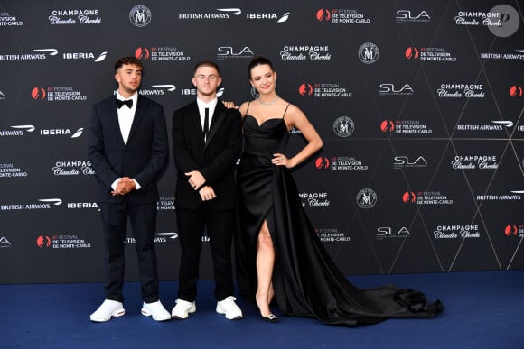 Inoxtag, Michou et Elsa Bois au photocall de la cérémonie d'ouverture de la 61ème édition du Festival de Télévision de Monte-Carlo au Grimaldi Forum, à Monaco, le 17 juin 2022. © Bruno Bebert/Bestimage 