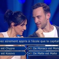 Florence Foresti et Joël Dicker dans 'Qui veut gagner des millions' aidés par Arthur ? Des internautes crient à la "honte" !