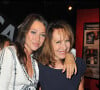 Laura Smet a inscrit la légende suivante sur l'image : "Maman", accompagné de plusieurs coeurs rouges.
Laura Smet et sa mère Nathalie Baye à l'avant-première du film "Pauline et François"
au Festival du film Francophone d'Angoulême