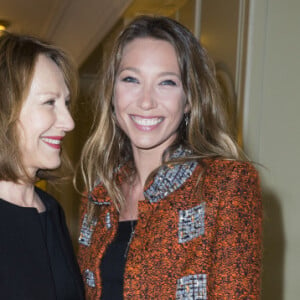 Laura Smet et sa maman Nathalie Baye ont en commun la passion du cinéma et leur complicité crève l'écran
Nathalie Baye et sa fille Laura Smet - Soirée des "Révélations César 2015" à l'hôtel Meurice à Paris le 12 janvier 2015.