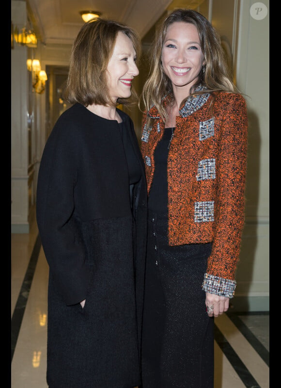 Laura Smet et sa maman Nathalie Baye ont en commun la passion du cinéma et leur complicité crève l'écran
Nathalie Baye et sa fille Laura Smet - Soirée des "Révélations César 2015" à l'hôtel Meurice à Paris le 12 janvier 2015.