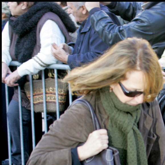 Laura Smet et Nathalie Baye aux obsèques de Guillaume Depardieu