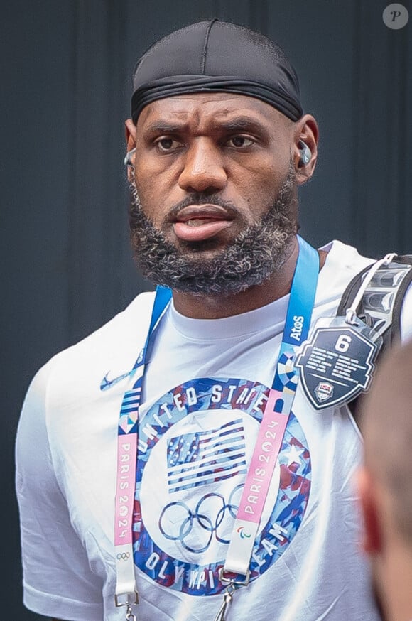 Exclusif - Lebron James - Les membres de l'équipe américaine de basketball à la sortie de leur hôtel "L'Hermitage Gantois" à Lille, à l'occasion des Jeux Olympiques Paris 2024. Le 28 juillet 2024