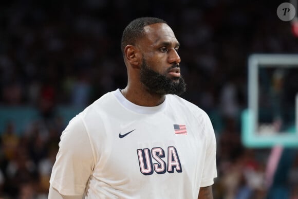 "J'ai ressenti un tel sentiment de fierté quand j'ai compris ce que ça représentait pour le pays", ajoute-t-il
 
Lebron James à l'occasion des Jeux Olympiques Paris 2024. © Laurent Sanson/Panoramic/Bestimage